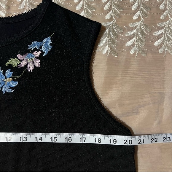 Vintage Floral Embroidered Black Sleeveless Top/Tank -SizeXL -TP23 - Picture 7 of 8
